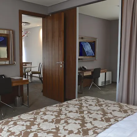 Atlantida Boutique Отель