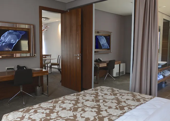 Atlantida Boutique فندق