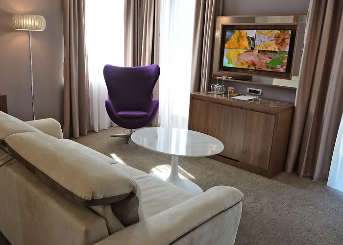 Atlantida Boutique فندق