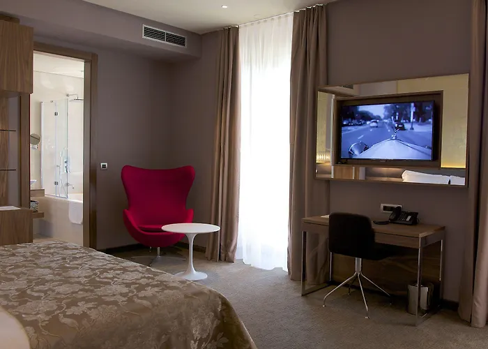 Atlantida Boutique فندق