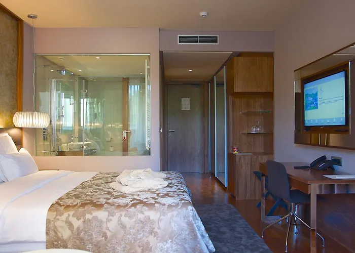 Atlantida Boutique فندق 5*