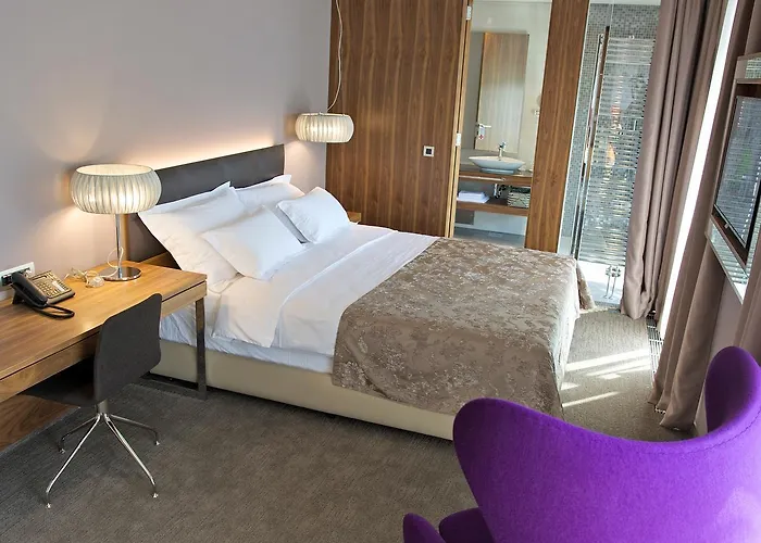 Atlantida Boutique فندق